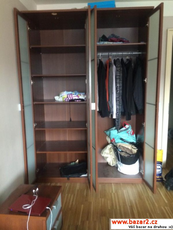 Prodám ložnici a jídelní stůl 