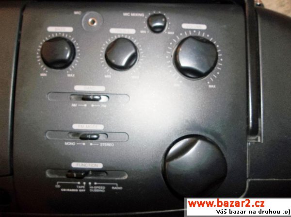 Radiomagnetofon AKAI