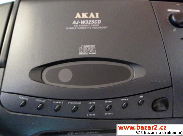Radiomagnetofon AKAI