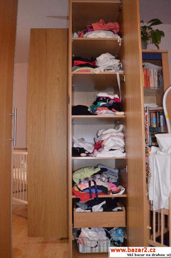 Rohová šatní skříň Ikea