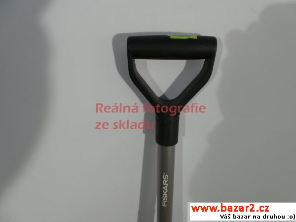 Lopata Fiskars Ergonomic 132400