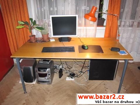 Prodám stůl pro počítač