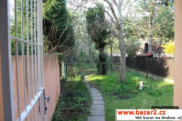 Pronájem rodinného domu 7+1, 230m2, Praha 9 -