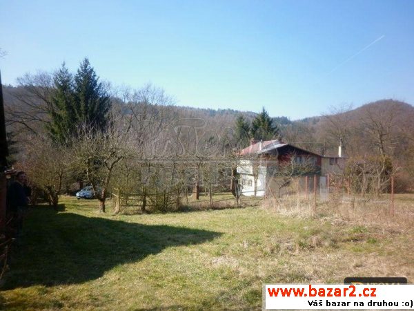 E - Prodej pozemku o velikosti 1014 m² v obci Luka