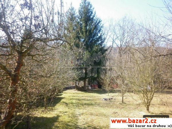 E - Prodej pozemku o velikosti 1014 m² v obci Luka