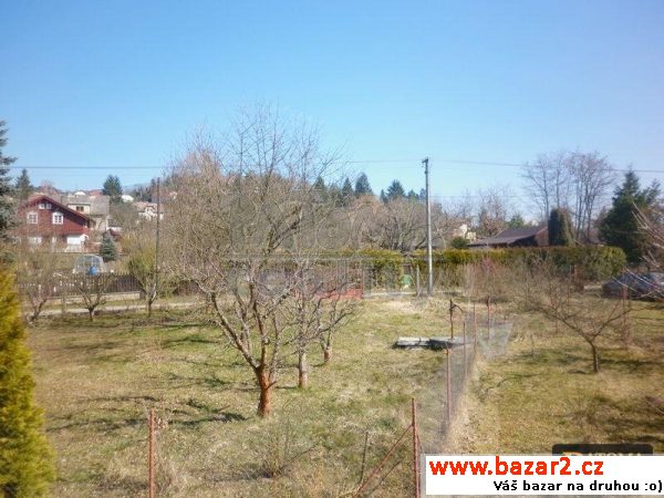 E - Prodej pozemku o velikosti 1014 m² v obci Luka