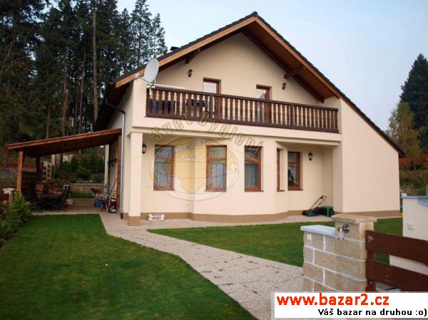 novostavba RD 282m2, pozemek 964m2, bazén, vinný