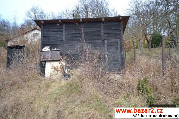 E - Stavební pozemek o velikosti 1027 m²,  Luka