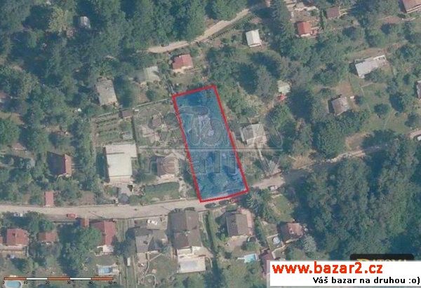 E - Stavební pozemek o velikosti 1027 m²,  Luka