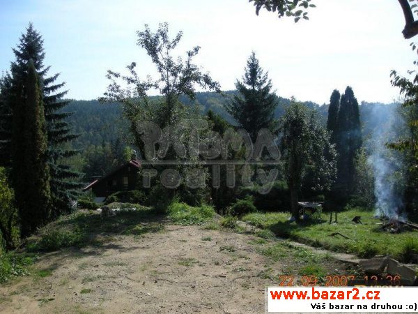 E - Stavební pozemek o velikosti 1027 m²,  Luka