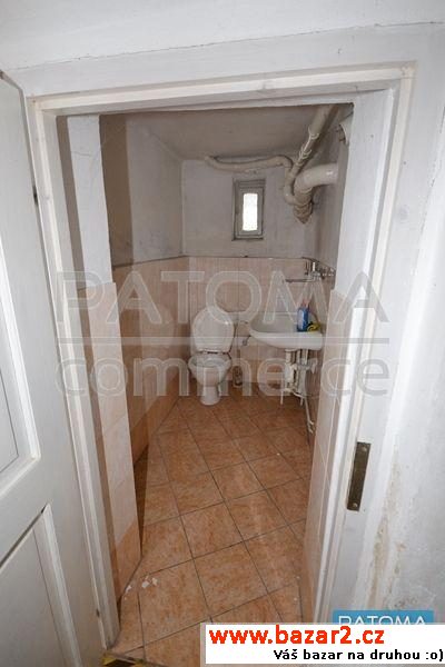 Pronájem skladového areálu 486 m2 v Praze 8 LIbeň