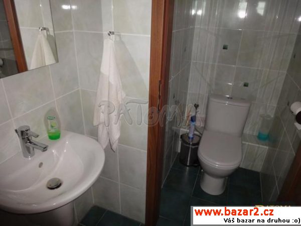 Pronájem zařízeného kosmetického studia(100m2) v