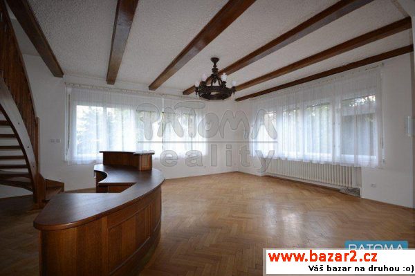 Pronájem vily 450m2 s krásným výhledem, Praha 5,