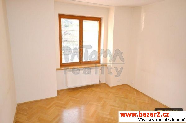 Pronájem řadového RD, 6+kk, 320m2, Praha 6 -