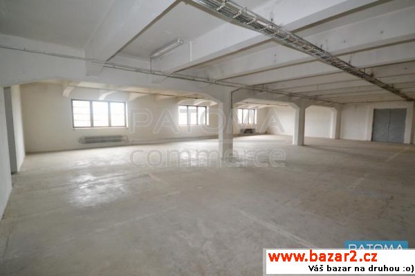 P - Pronájem skladovacích prostor 1000 m2 v Praze