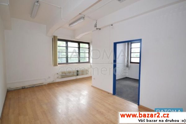P - Pronájem skladovacích prostor 1000 m2 v Praze