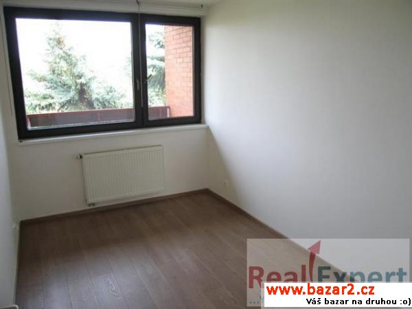 Pronájem pěkného ŘRD, 6+kk. 130 m2, Praha 6 -