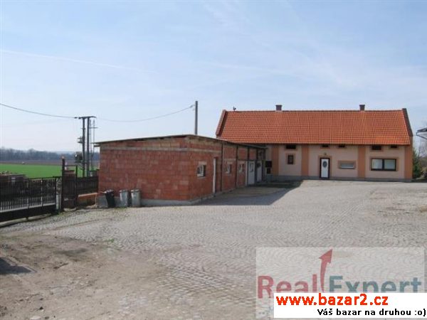Prodej zemědělského objektu s komerčním využitím,