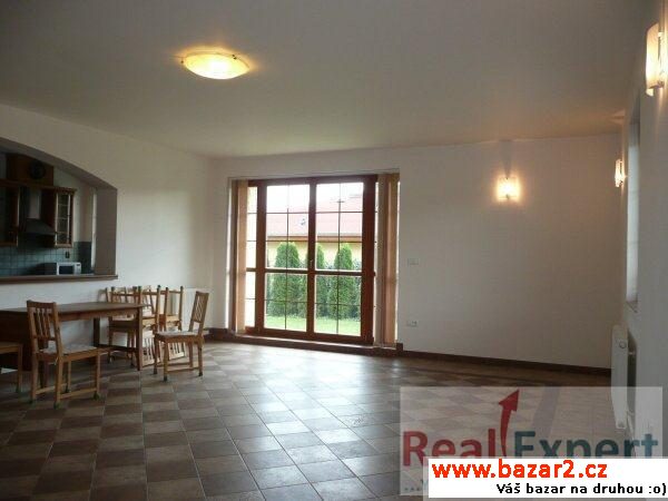 Pronájem novostavby RD 6+1/T/B, 240 m2, Praha -