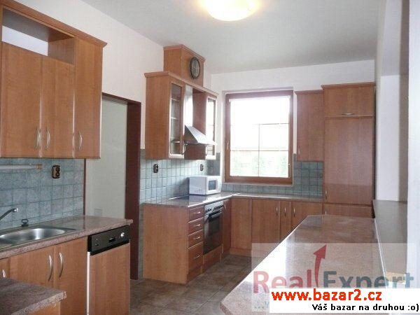 Pronájem novostavby RD 6+1/T/B, 240 m2, Praha -