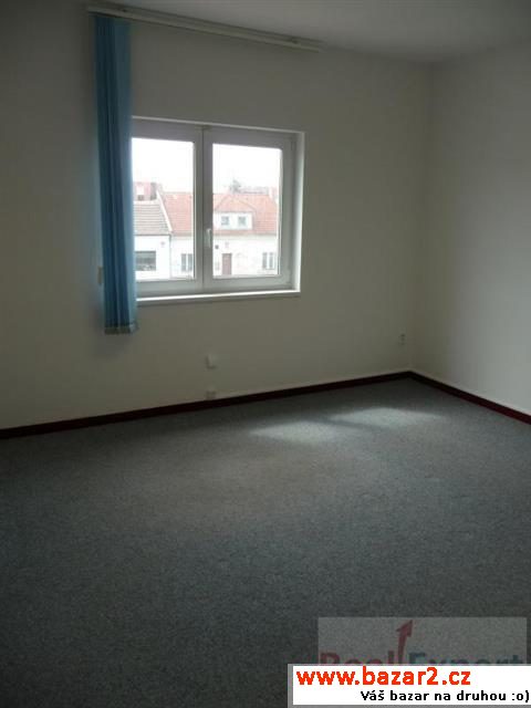 Pronájem světlých kancelářských prostor 81 m2,