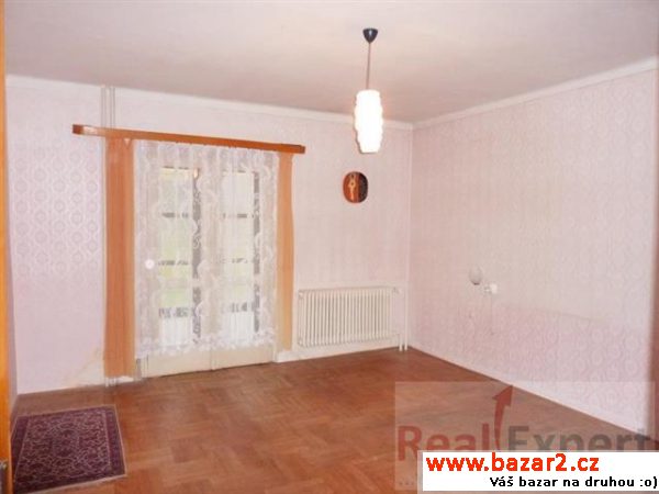 Prodej RD, 5+1 s terasou a garáží na pozemku 1207