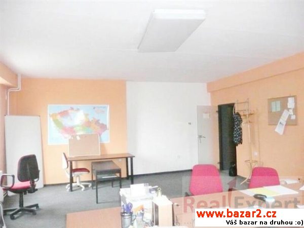 Pronájem prostorné kanceláře 50 m2, Praha 5 -