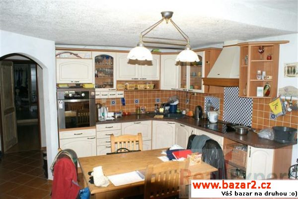 Prodej RD 4+1 Činěves, (2+1+1+apartmán/kancelář),