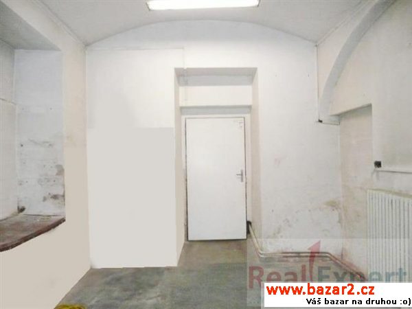 Pronájem obchodu 150 m2, Praha 8 - Libeň
