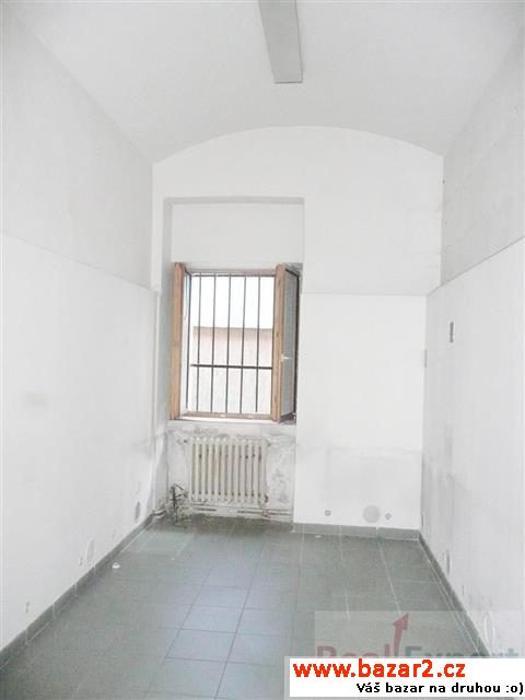 Pronájem obchodu 150 m2, Praha 8 - Libeň