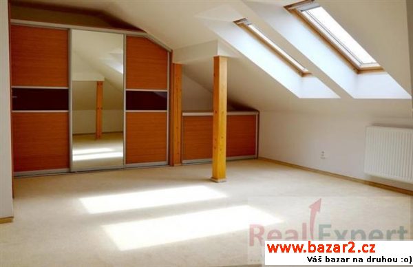 Luxusní rodinný dům 5+kk/T, 2x samostatná garáž,