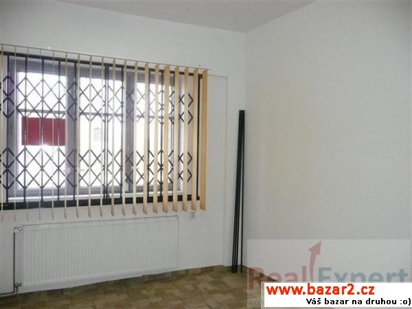 Pronájem 4 světlých, zajímavě dispozičně řešených