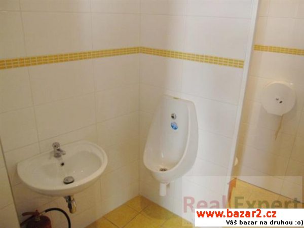 Pronájem 2 kanceláří s menším skladem, 60m2, Praha