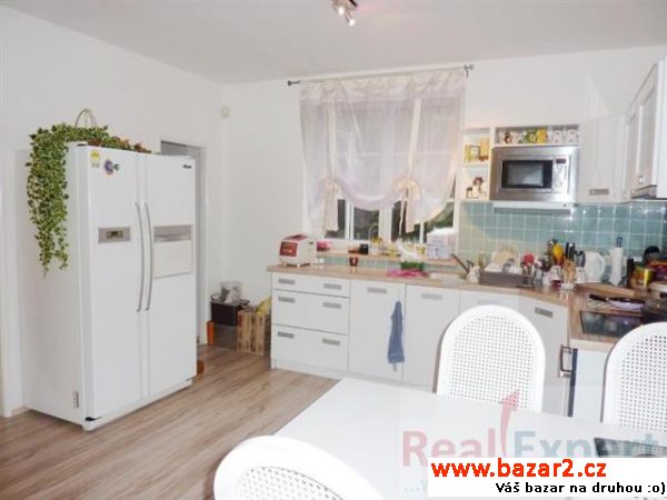 Pronájem luxusního RD 6+1 s terasou, zahrada,bazén