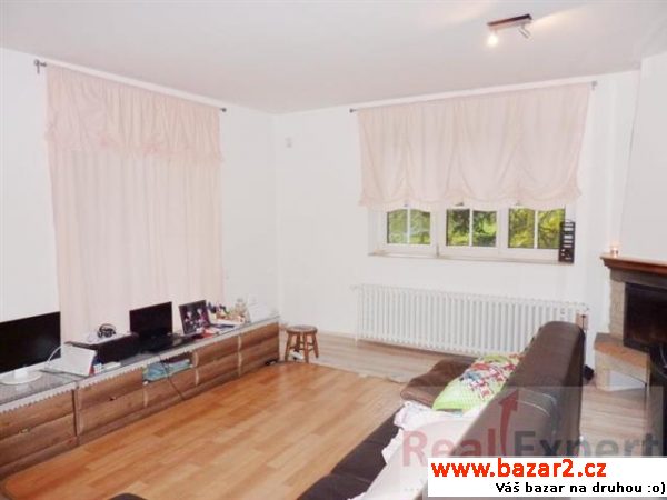 Pronájem luxusního RD 6+1 s terasou, zahrada,bazén