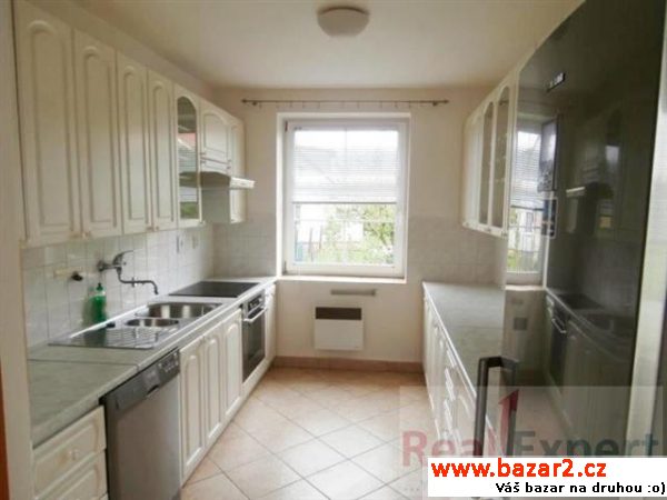 Krásný samostatný RD 6+1 se zahradou, 250m2, Praha