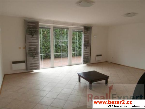 Krásný samostatný RD 6+1 se zahradou, 250m2, Praha
