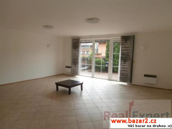 Krásný samostatný RD 6+1 se zahradou, 250m2, Praha