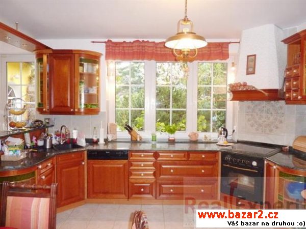 Pronájem luxusní vily 8+2, 580m2, Praha - západ,
