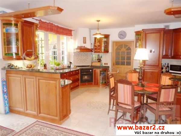 Pronájem luxusní vily 8+2, 580m2, Praha - západ,