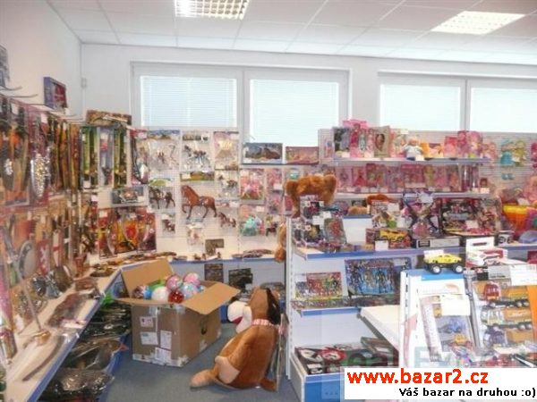Pronájem obchodního nebytového prostoru, 152m2,