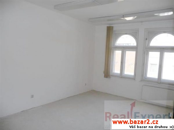 Pronájem kanceláří, pět místností o ploše 147 m2,