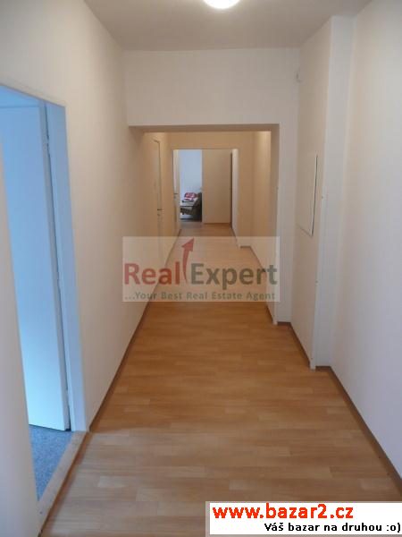 Kanceláře po rekonstrukci - 8 místností + přísl.,