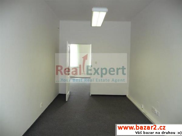 Pronájem NP - 5 kanceláře s příslušenstvím 110m2,