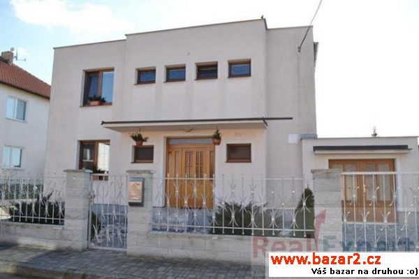 Prodej pěkného RD 6+1, 300 m2, velká garáž,