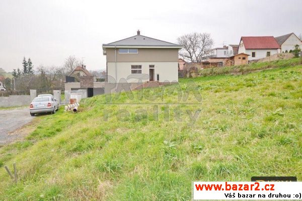 Prodej stavebního, mírně svažitého pozemku,