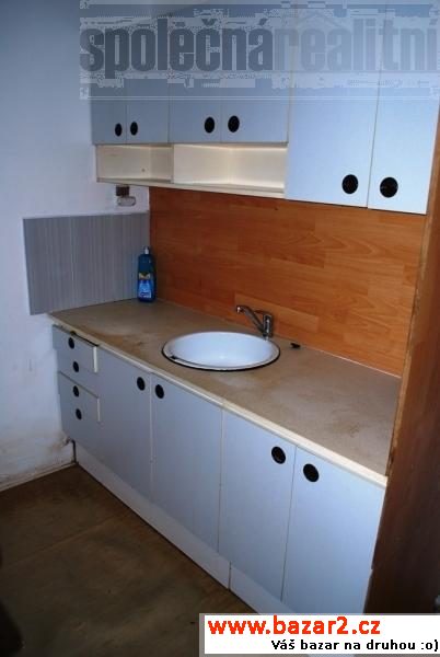 Soubor 2 prostorných kanceláří s kuchyňkou, wc a
