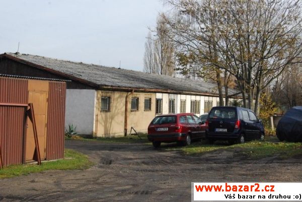 Menší kancelář k pronájmu, nedaleko metra Pankrác,