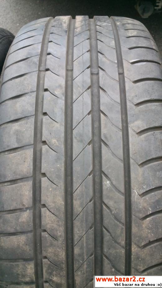Goodyear EfficientGrip RunFlat