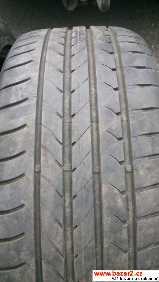 Goodyear EfficientGrip RunFlat